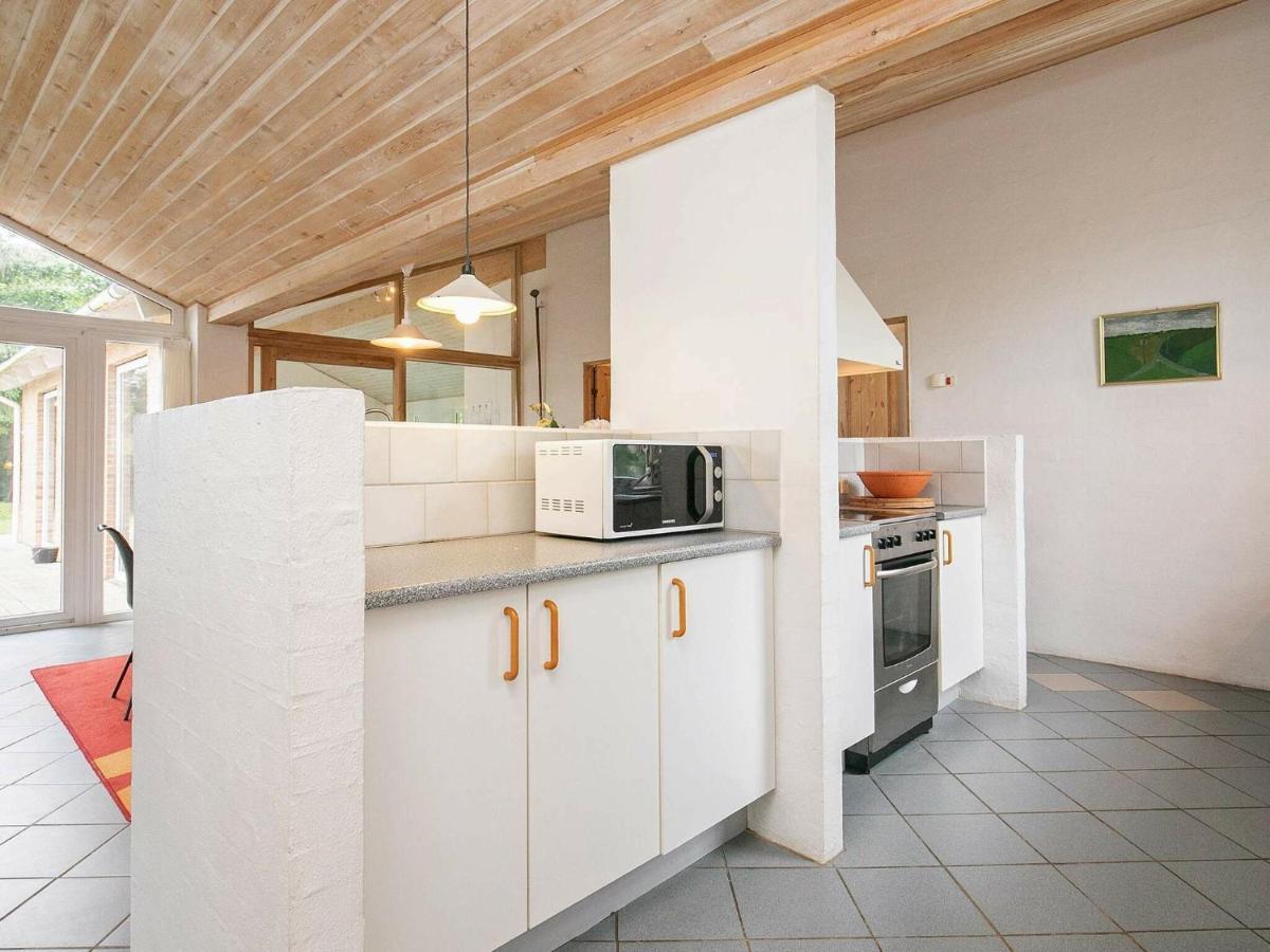 8 Person Holiday Home In Hj Rring Лёнструп Экстерьер фото